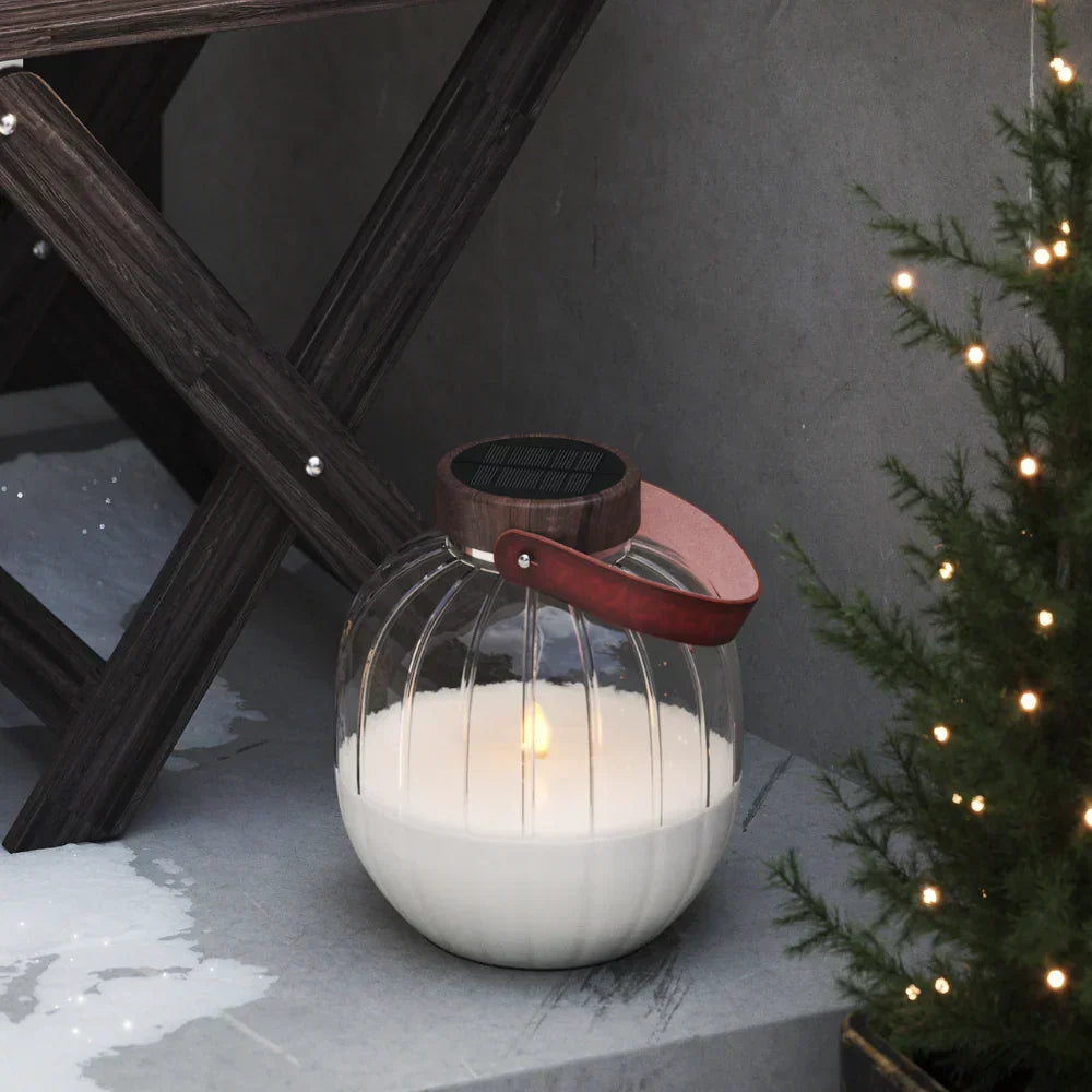 Nordic Flame LED-kaars in glazen lantaarn met houten handvat, outdoor sfeer, kerstverlichting