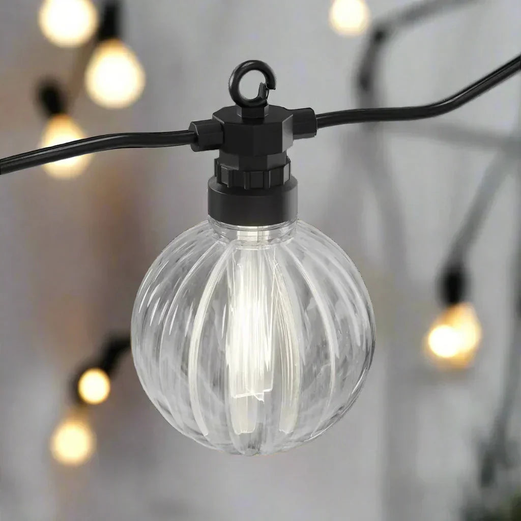 Decoratieve LED lantaarnlamp aan zwarte snoer, sfeervolle buitenverlichting Nordic Flame