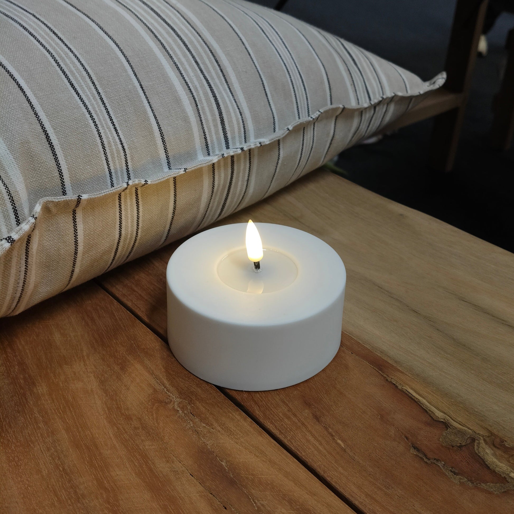 Outdoor Jumbo LED Theelicht – Real Flame van Deluxe Homeart