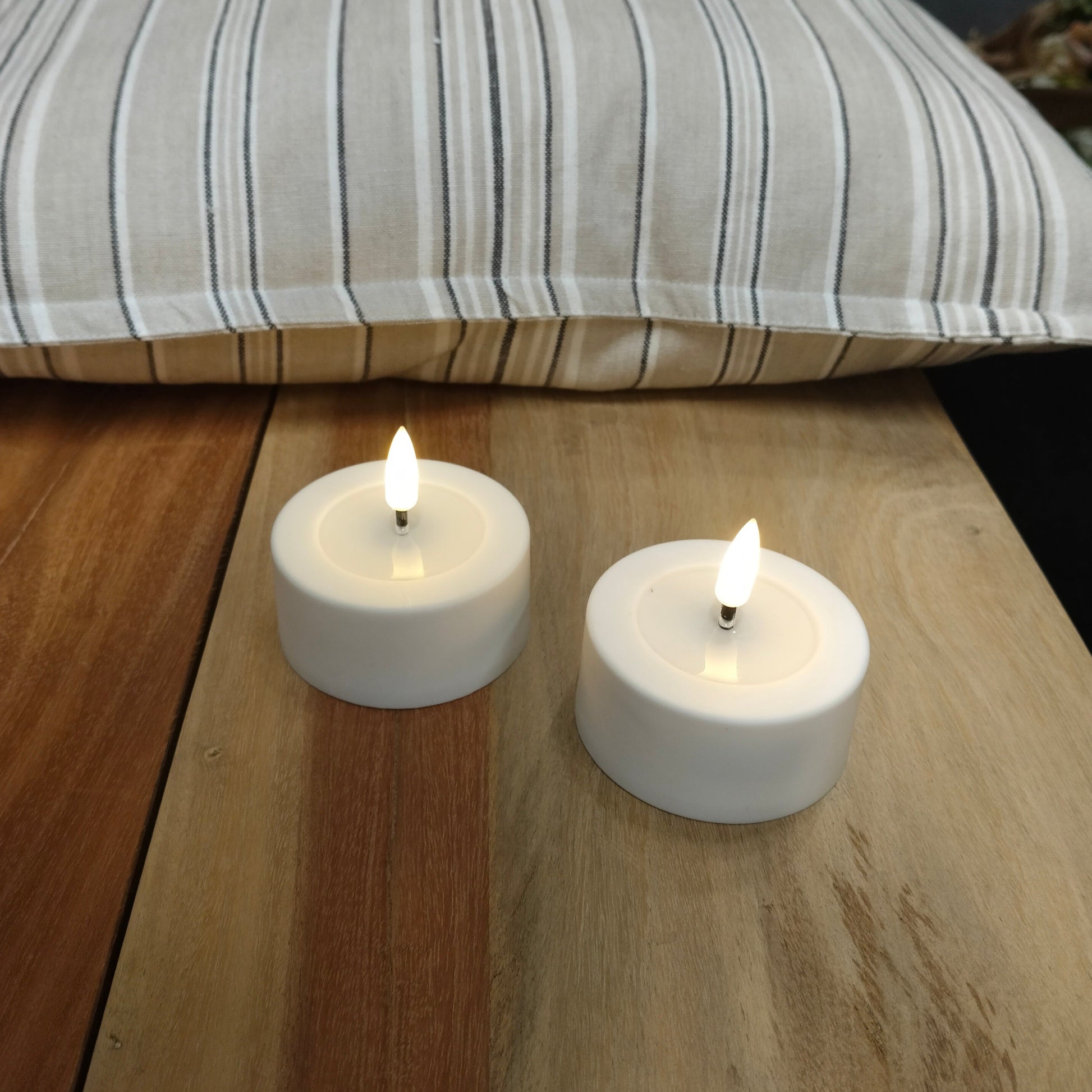 Outdoor LED Theelichtjes 2-pack – Real Flame Tealights van Deluxe Homeart