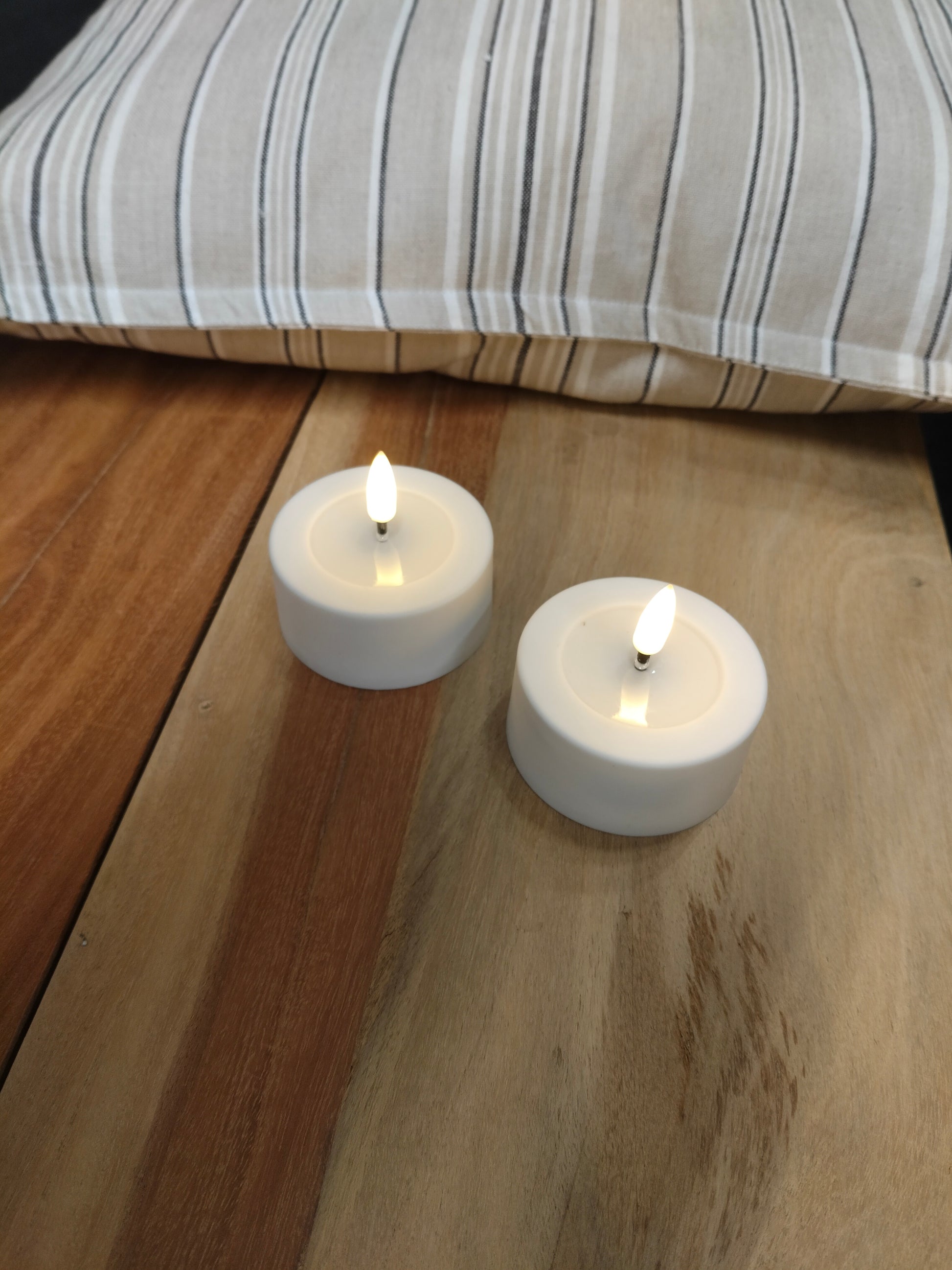 Outdoor LED Theelichtjes 2-pack – Real Flame Tealights van Deluxe Homeart