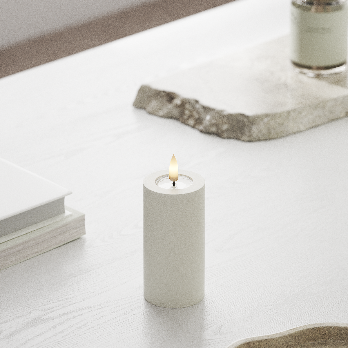 LED-Kerze D5 x 10 cm - Deluxe Echtwachs - Realistische 3D Flamme - Nordicflame-de