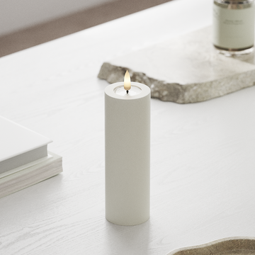 LED-Kerze D5 x 15 cm - Deluxe Echtwachs - Realistische 3D Flamme - Nordicflame-de